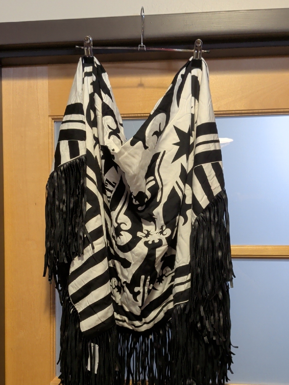 nwt $2000 Unisex KTZ Massive Black & White Leather Fringe Shawl Scarf
